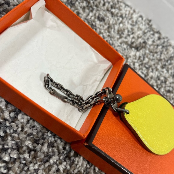 Authentic HERMES lemon keychain with box and certificate - Picture 6 of 8